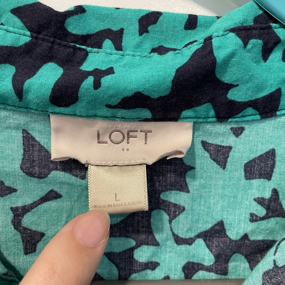 LOFT Button Down Shirt Sz Large Colorful Green Print Dressy Casual Work Office - Picture 4 of 7